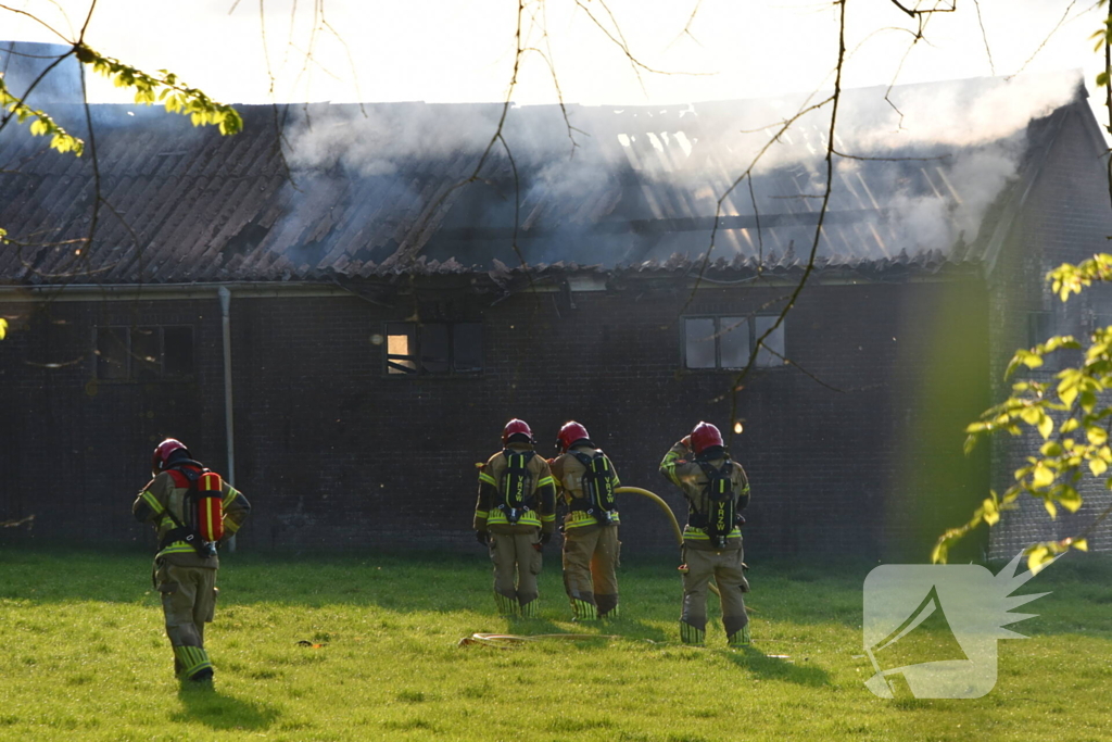 Grote brand verwoest schuur