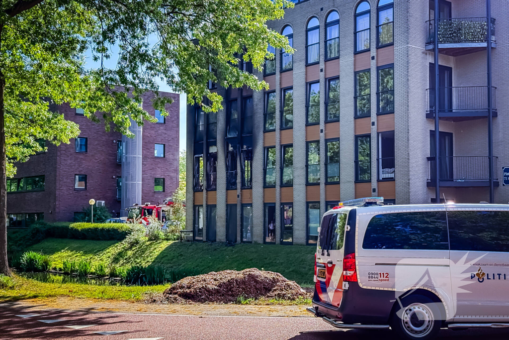 Uitslaande brand in appartementencomplex leidt tot grote schade