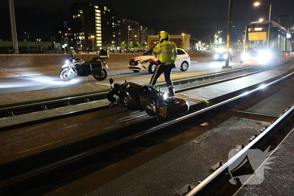 Motorrijder gewond bij eenzijdig ongeval