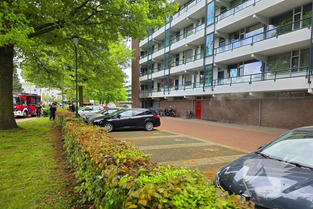 Veel rookontwikkeling bij brand in kelderbox