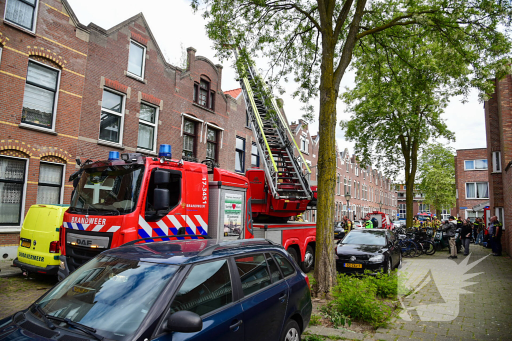 Brandweer ingezet voor brand op dak van woning
