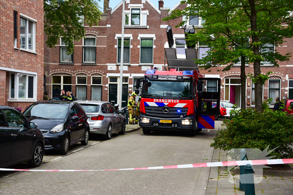 Brandweer ingezet voor brand op dak van woning