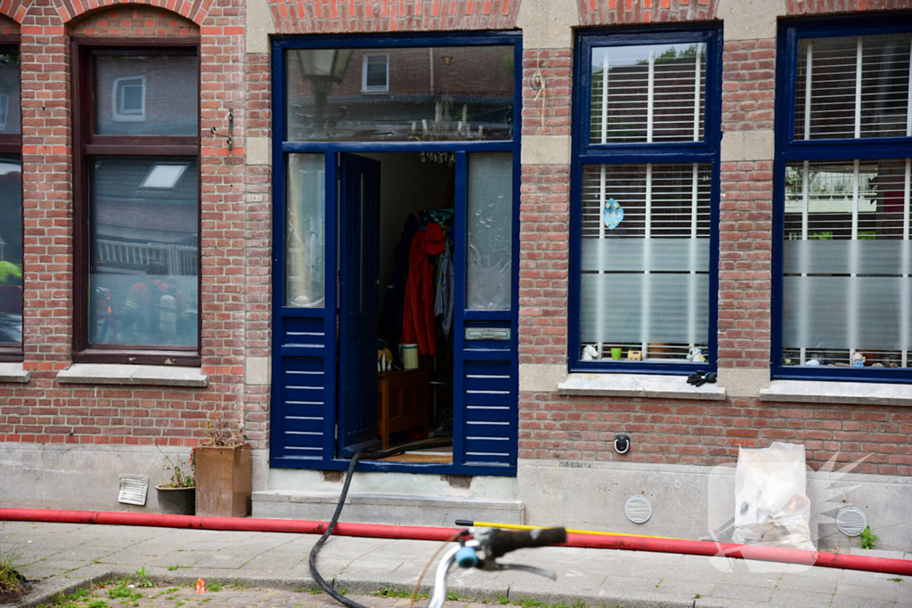 Brandweer ingezet voor brand op dak van woning