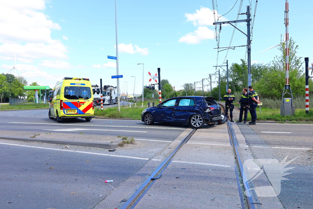 Spoor gestremd door aanrijding tussen personenauto en vrachtwagen