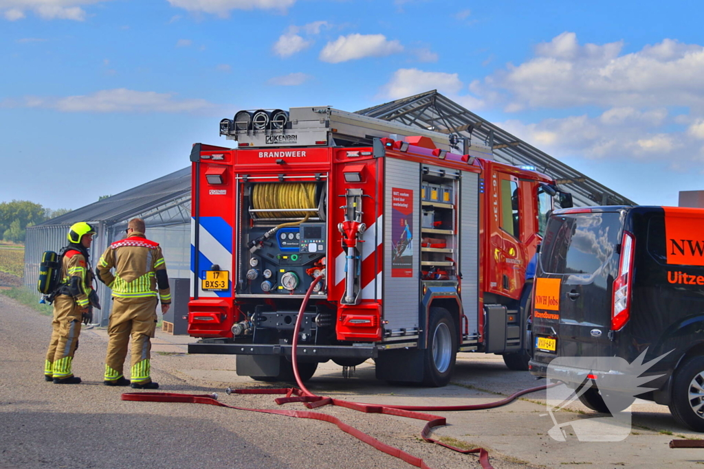 Brandweer blust brand in kas