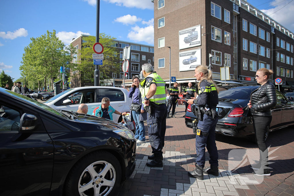 Dame geschept door automobilist