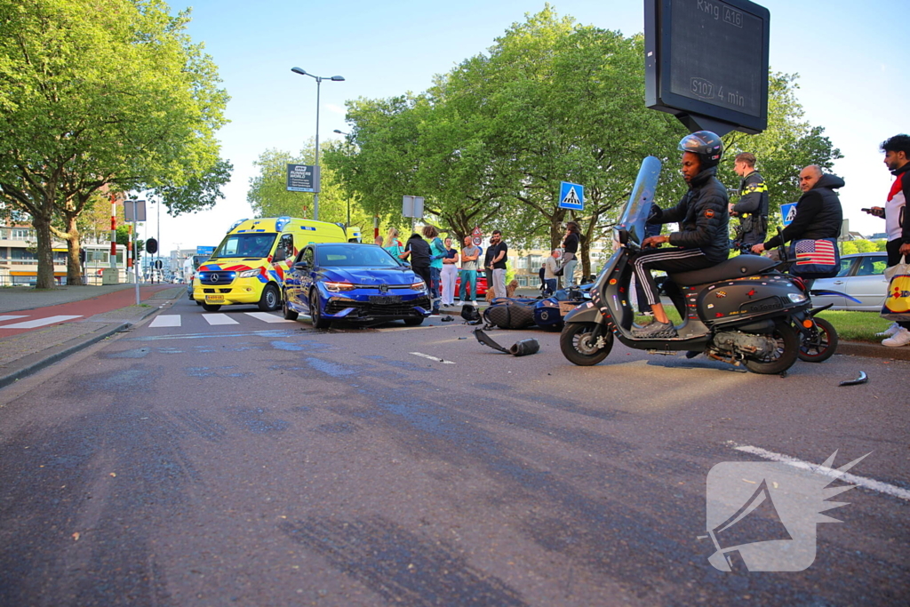 Motorrijder gewond bij botsing, automobilist mee naar bureau