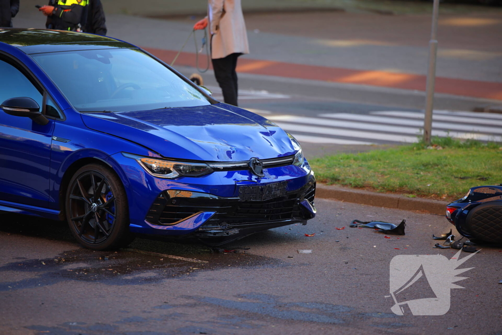 Motorrijder gewond bij botsing, automobilist mee naar bureau