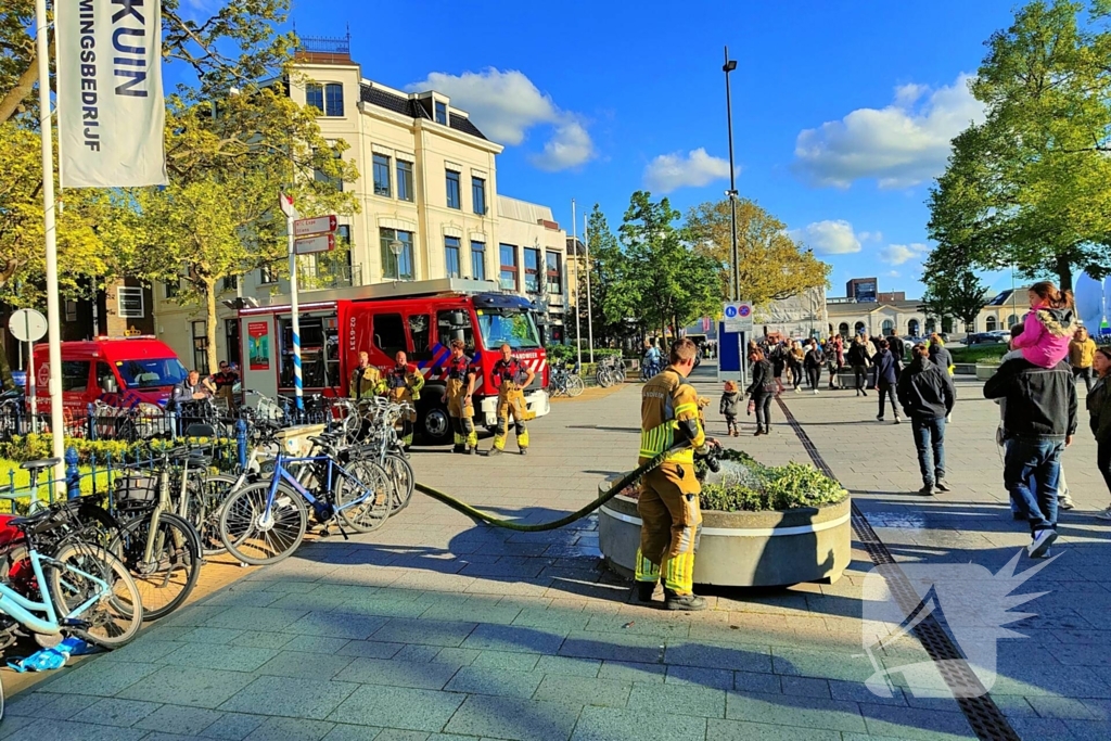 Brandweer ingezet vanwege smeulende bloembak