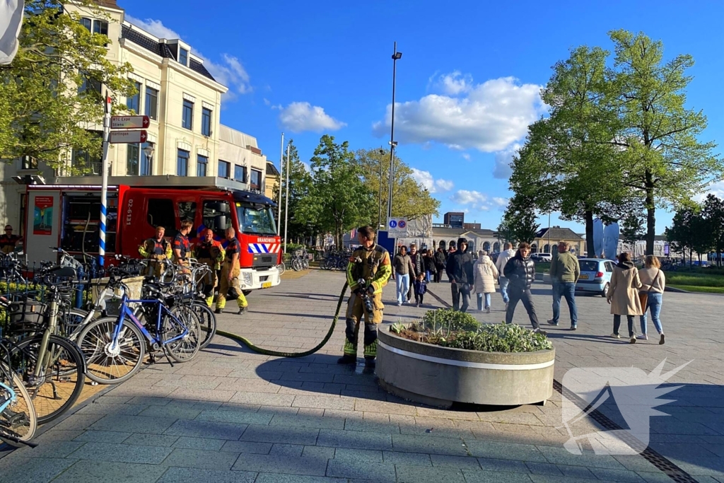 Brandweer ingezet vanwege smeulende bloembak