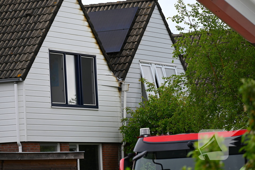 Brandweer groots ingezet bij grote brand in woning