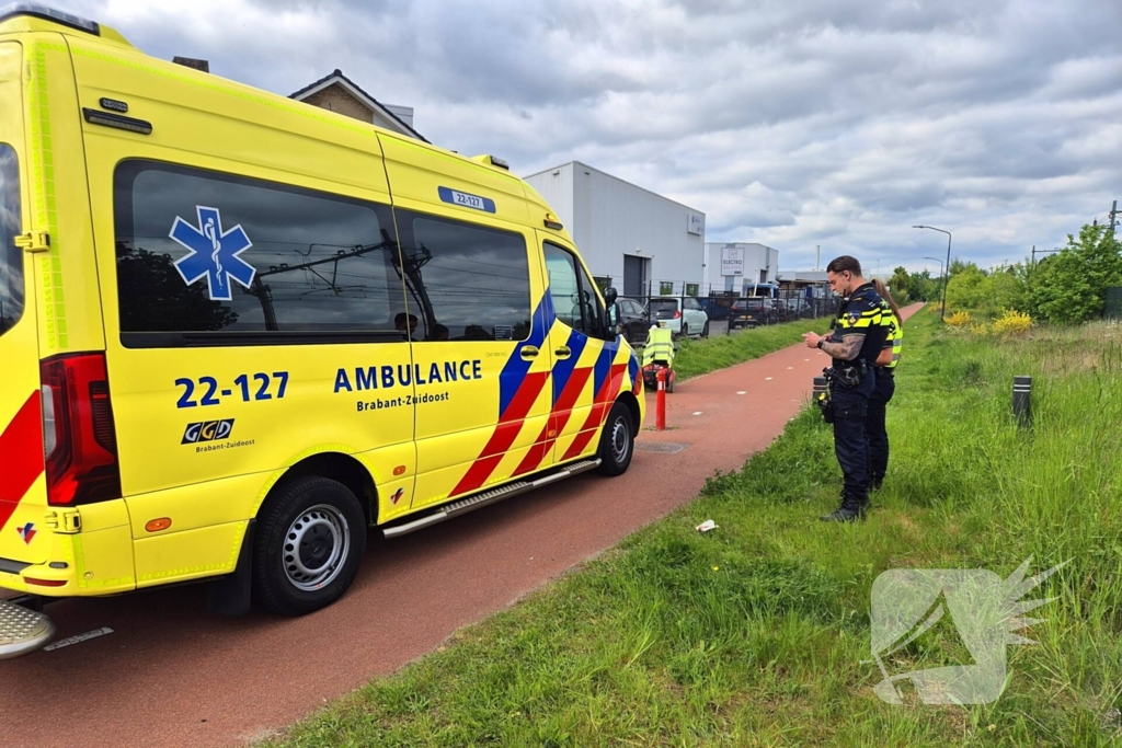 Scootmobiel bestuurder klapt op paal