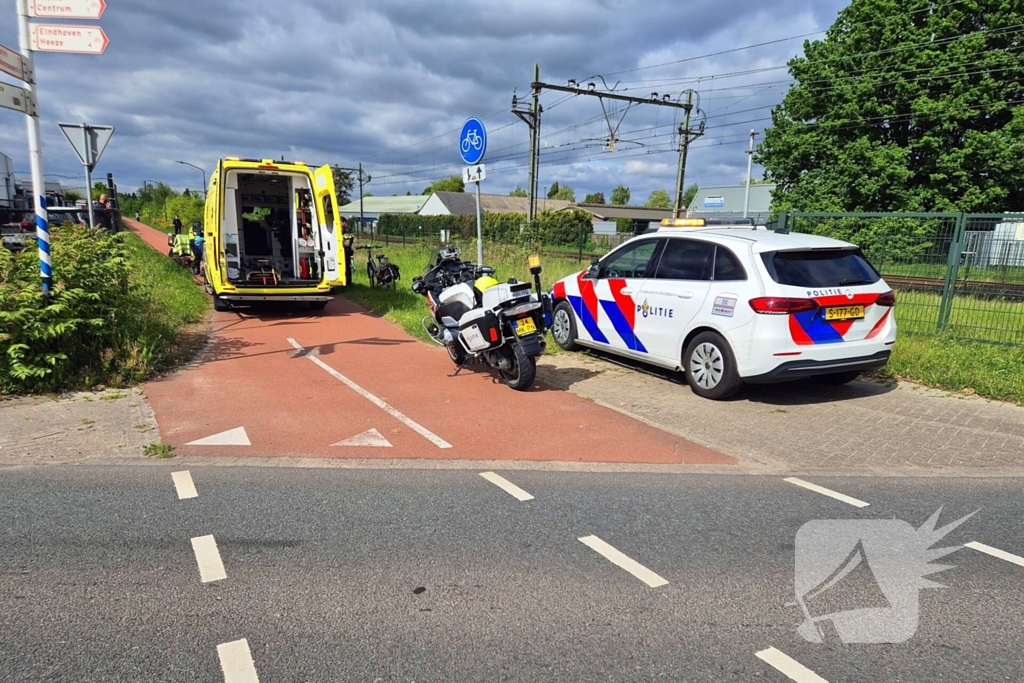 Scootmobiel bestuurder klapt op paal