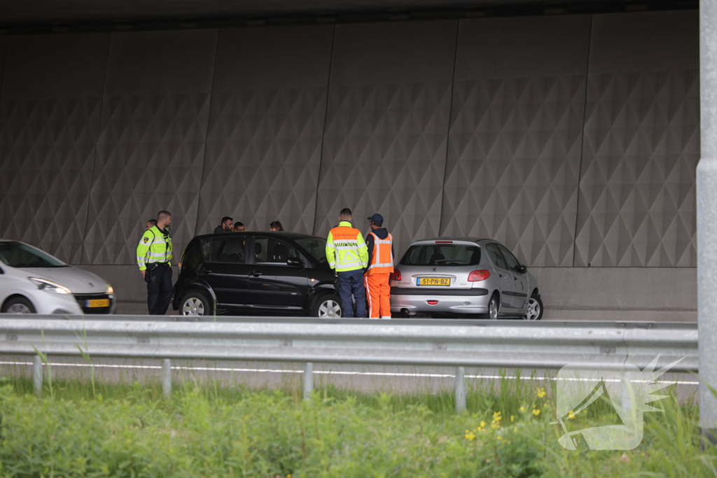 Ongeval tussen meerdere voertuigen op de snelweg