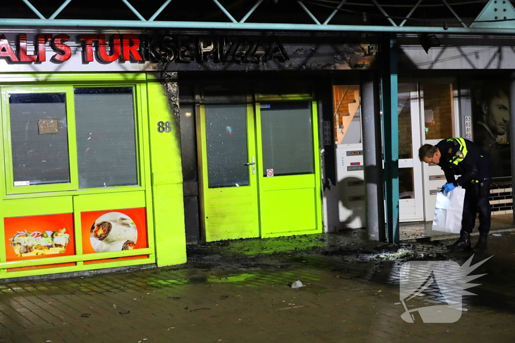 Explosie veroorzaakt schade aan pizzeria