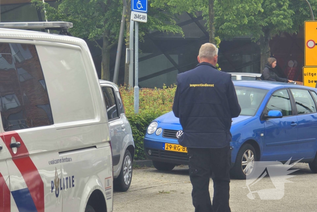 Meerdere eenheden van de politie aanwezig