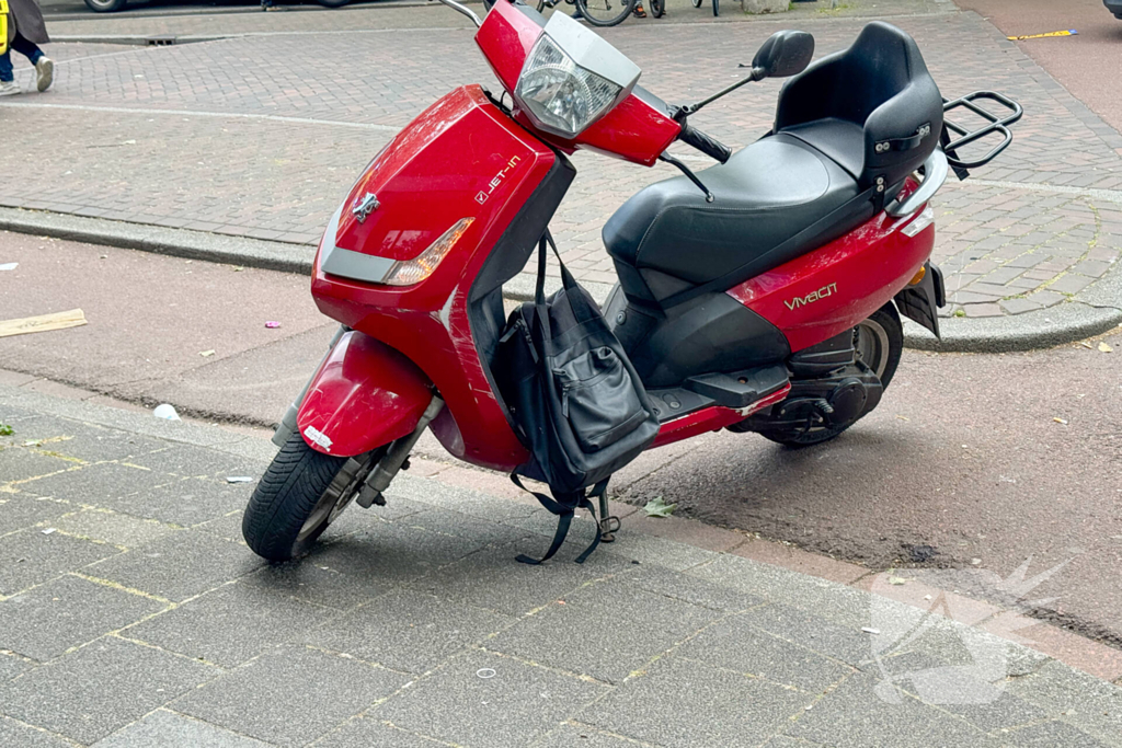 Scooter met vrouw en kind aangereden