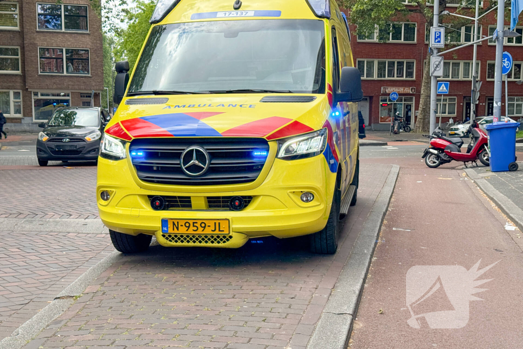 Scooter met vrouw en kind aangereden