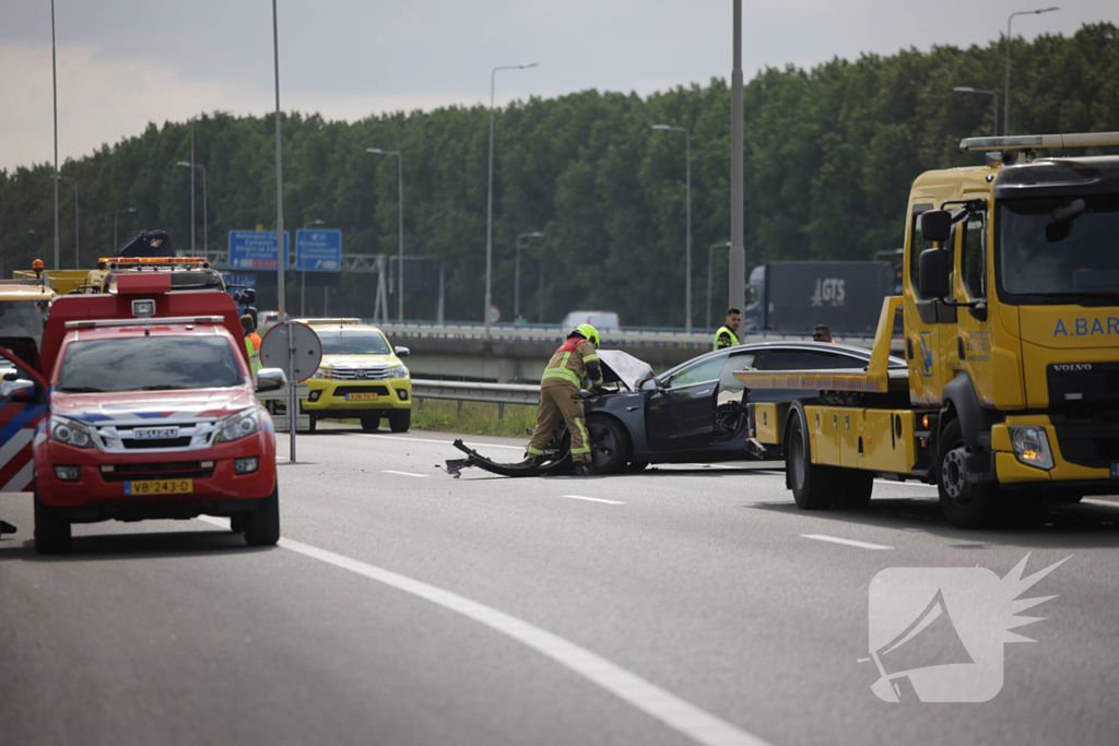 Bestuurder verliest controle en botst tegen RIMOB