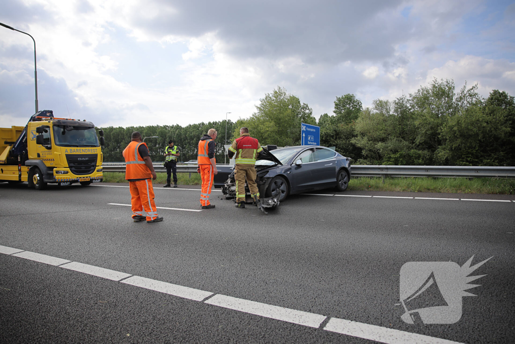 Bestuurder verliest controle en botst tegen RIMOB