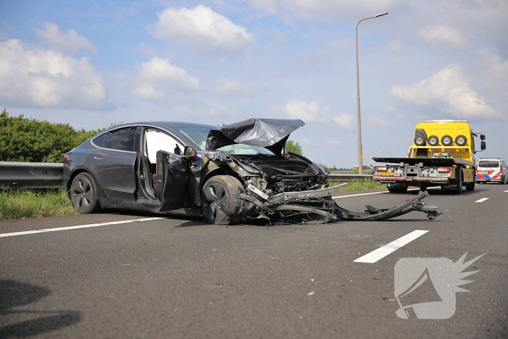 Bestuurder verliest controle en botst tegen RIMOB