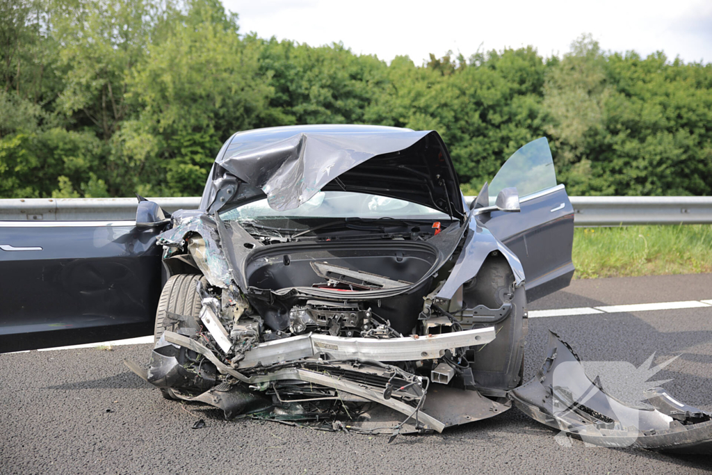 Bestuurder verliest controle en botst tegen RIMOB