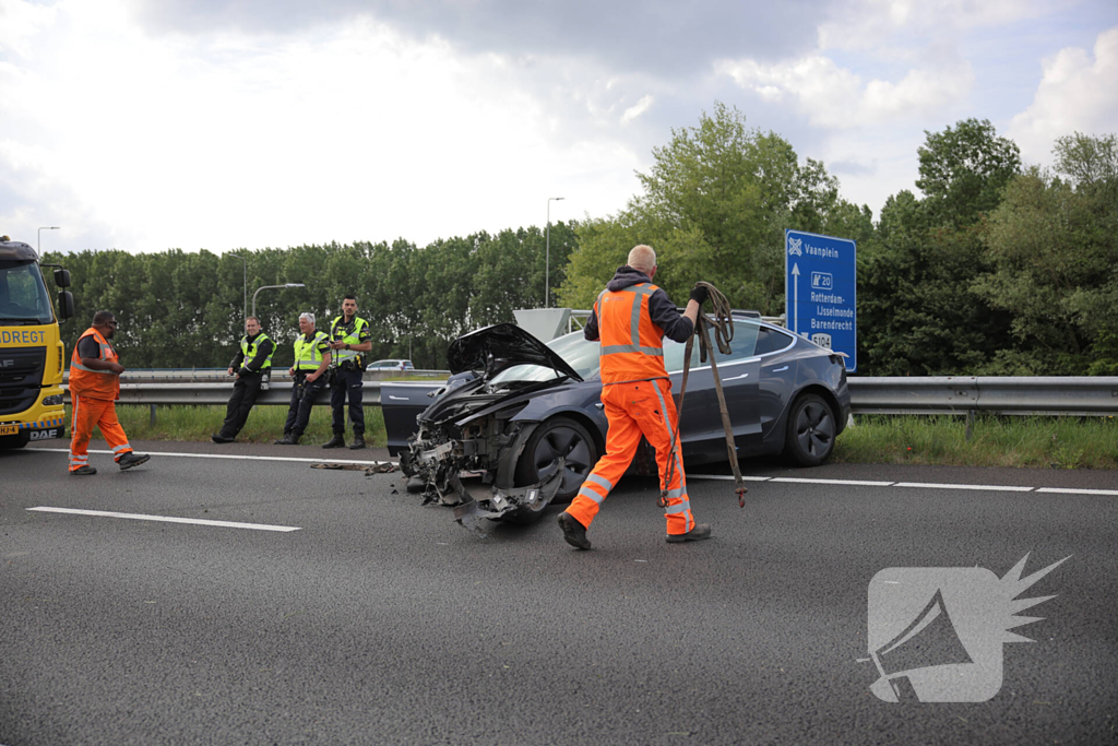 Bestuurder verliest controle en botst tegen RIMOB