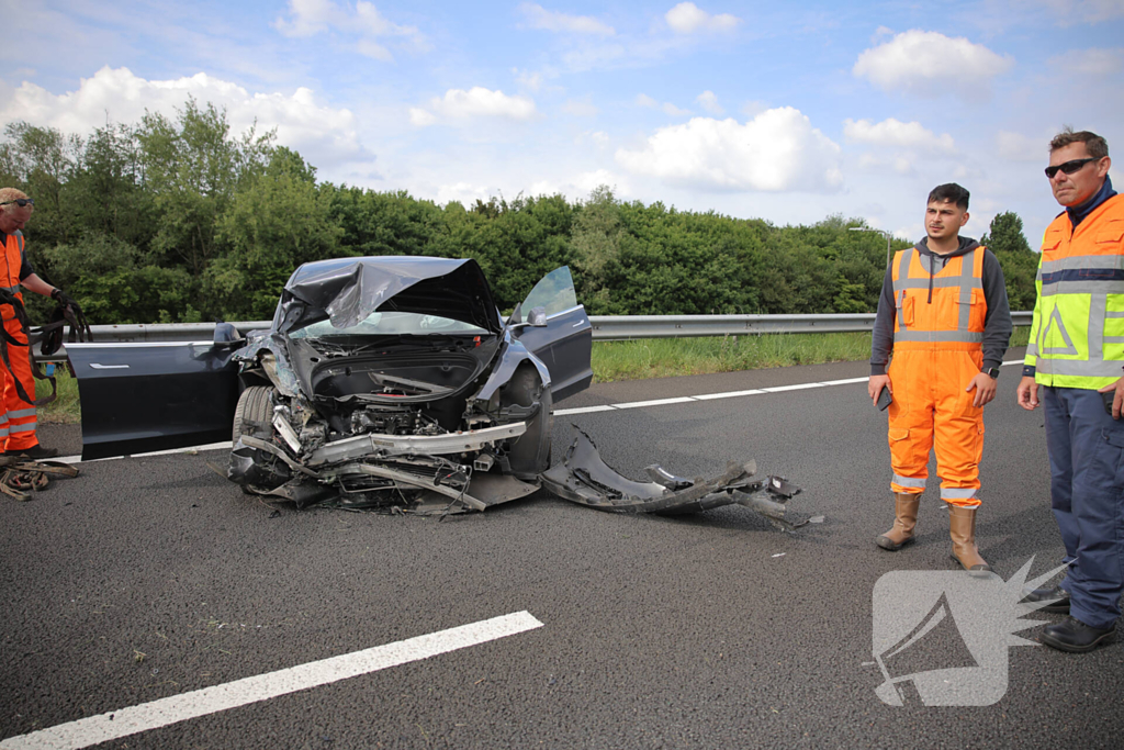 Bestuurder verliest controle en botst tegen RIMOB