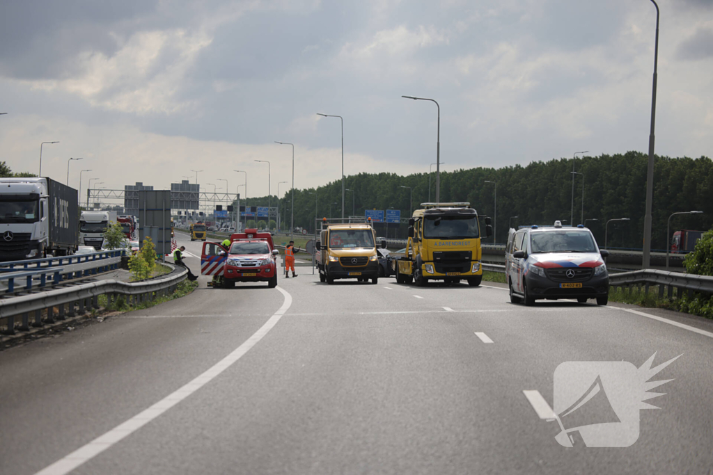 Bestuurder verliest controle en botst tegen RIMOB