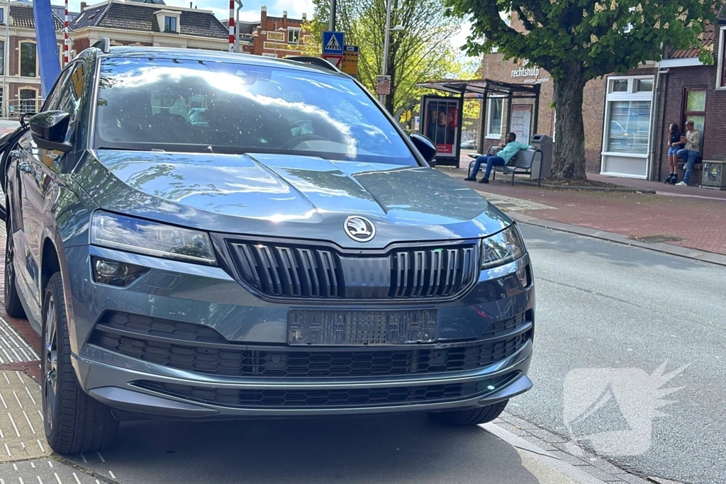 Automobilist en fietser botsen