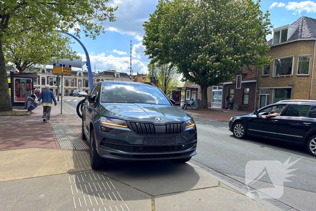 Automobilist en fietser botsen