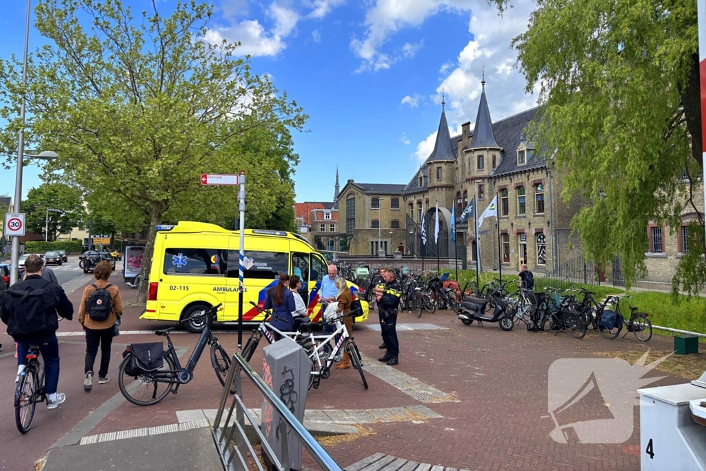 Automobilist en fietser botsen