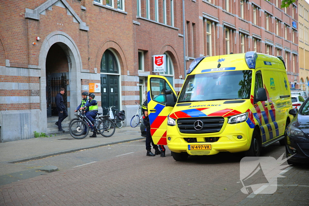 Gewonde bij steekincident, politie houdt verdachte aan