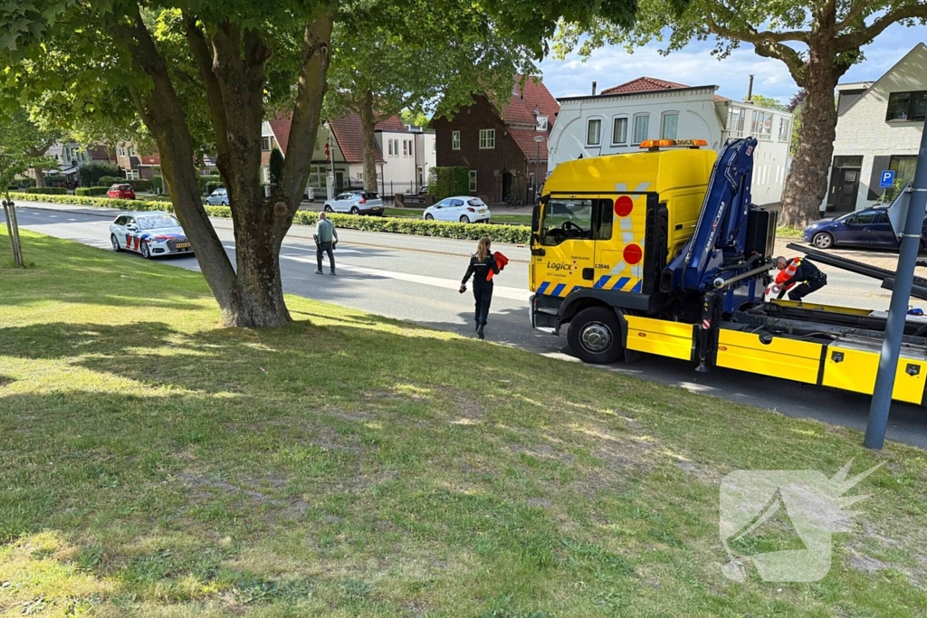 Politie voertuig betrokken bij ongeval met personenauto