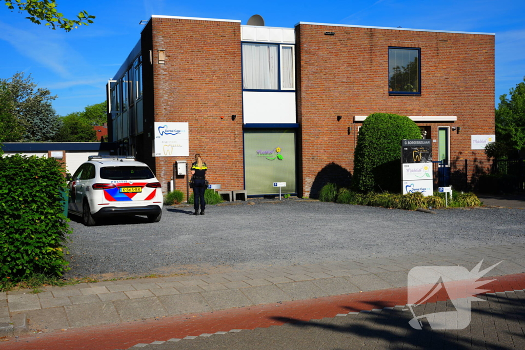 Explosie leidt tot brand in praktijk