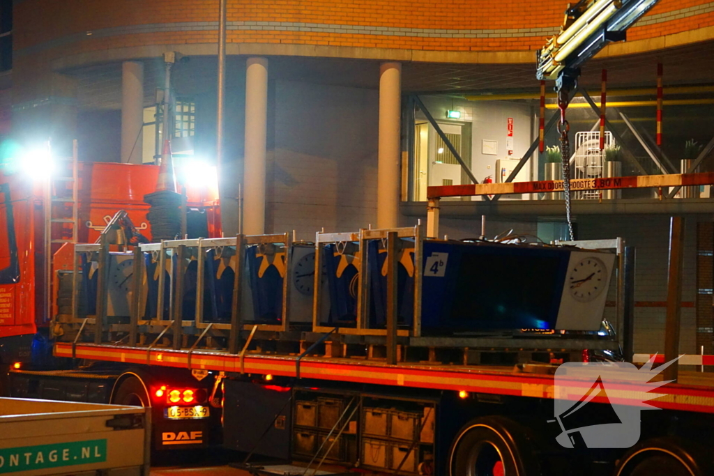 Nieuwbouw treinstation in volle gang