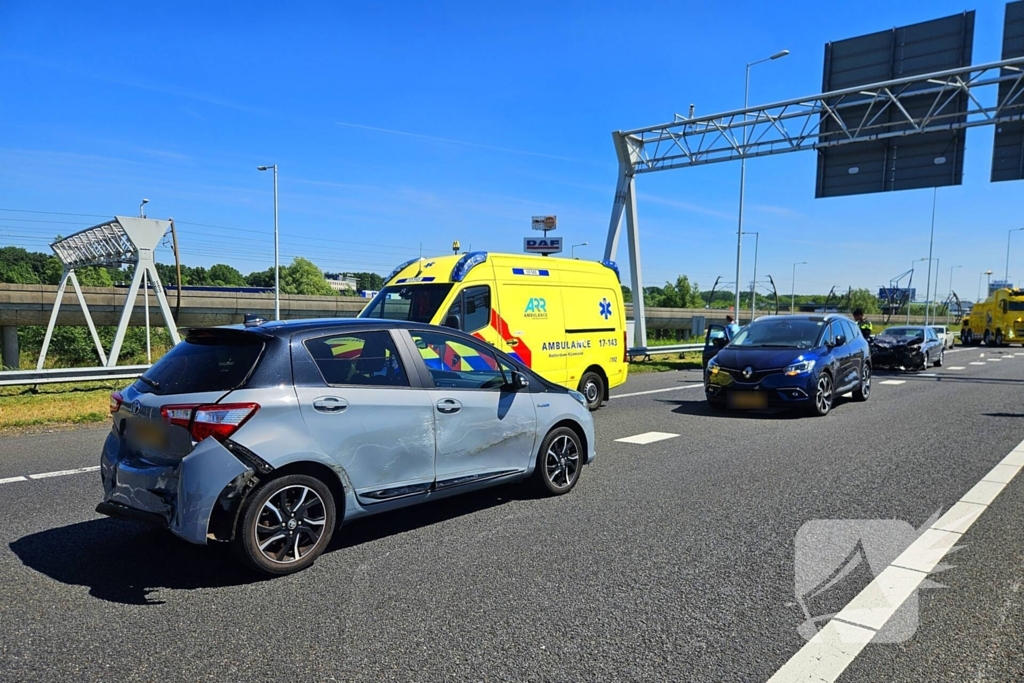 Grote bergingsactie op snelweg