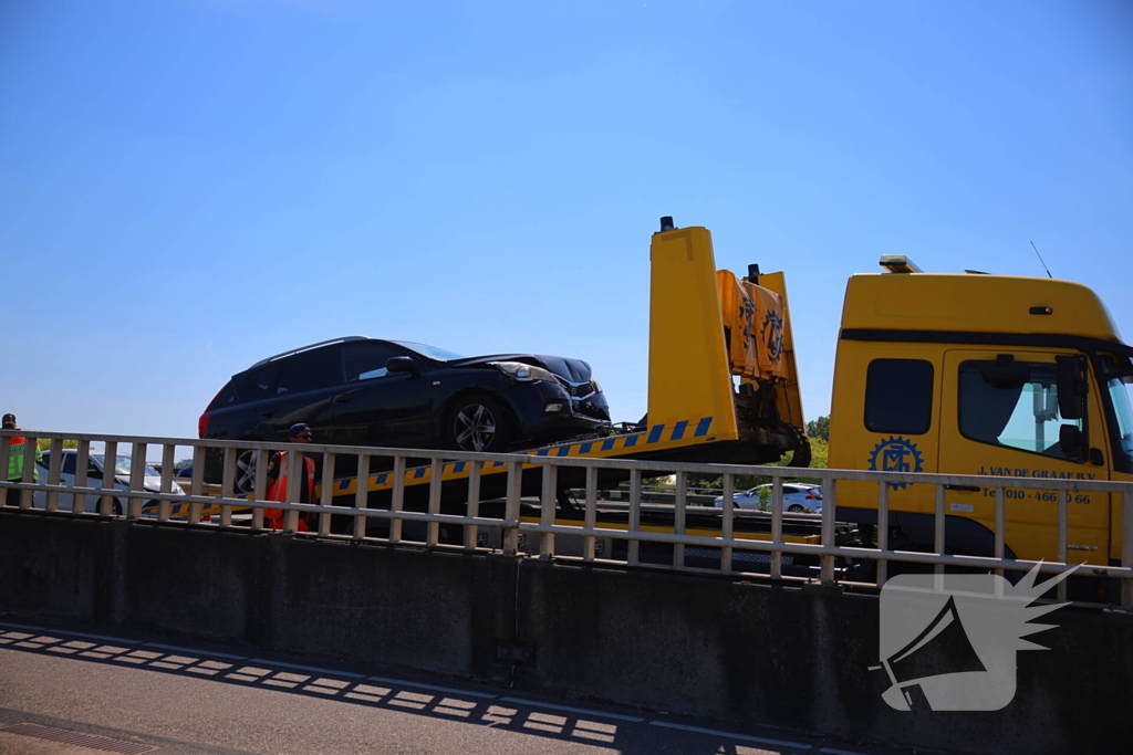 Ongeval tussen twee auto's leidt tot gewonde