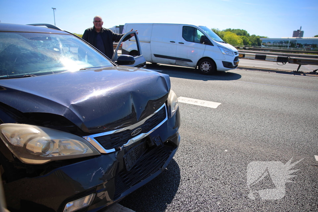Ongeval tussen twee auto's leidt tot gewonde