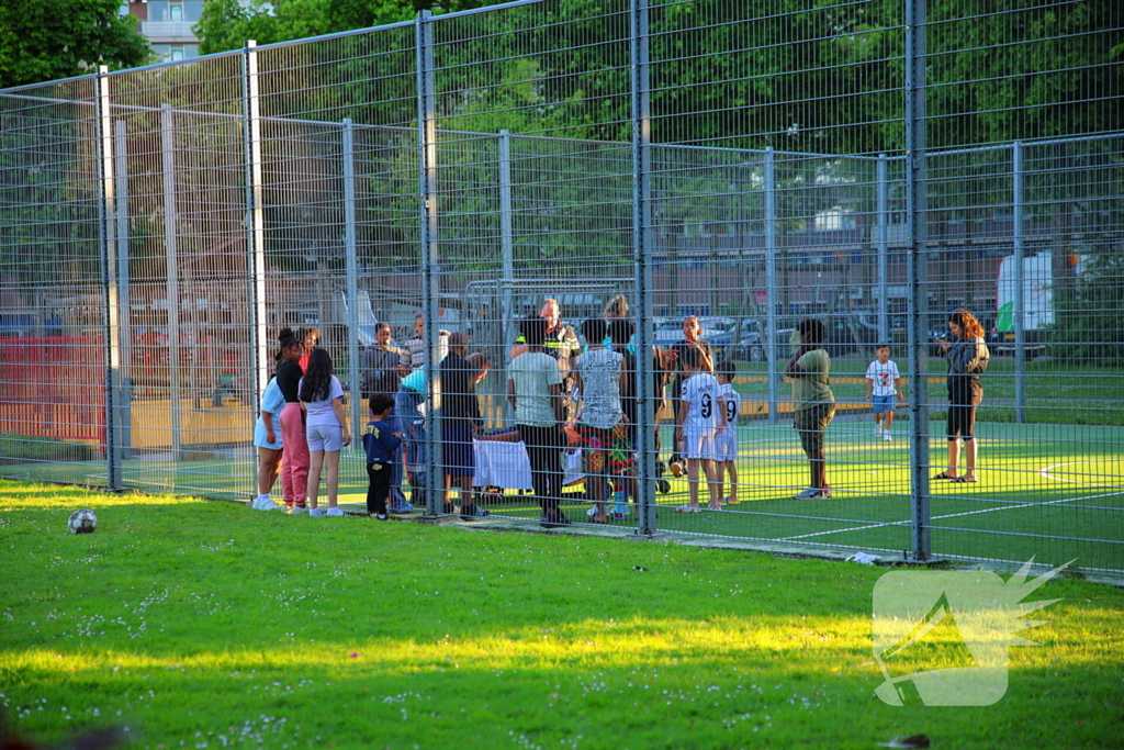 Kind raakt gewond bij ongeval op voetbalveldje