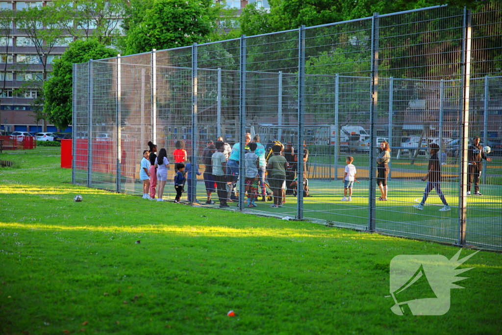 Kind raakt gewond bij ongeval op voetbalveldje