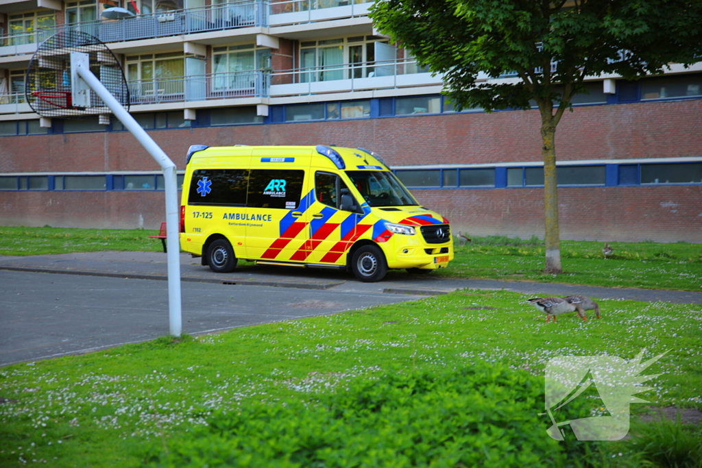 Kind raakt gewond bij ongeval op voetbalveldje