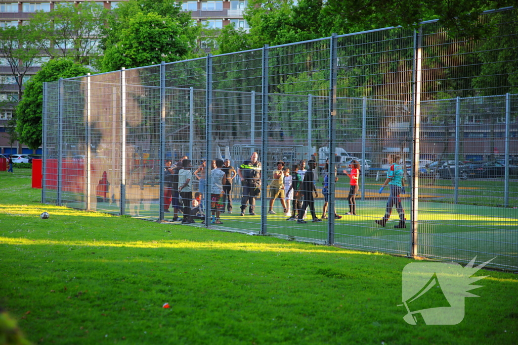 Kind raakt gewond bij ongeval op voetbalveldje