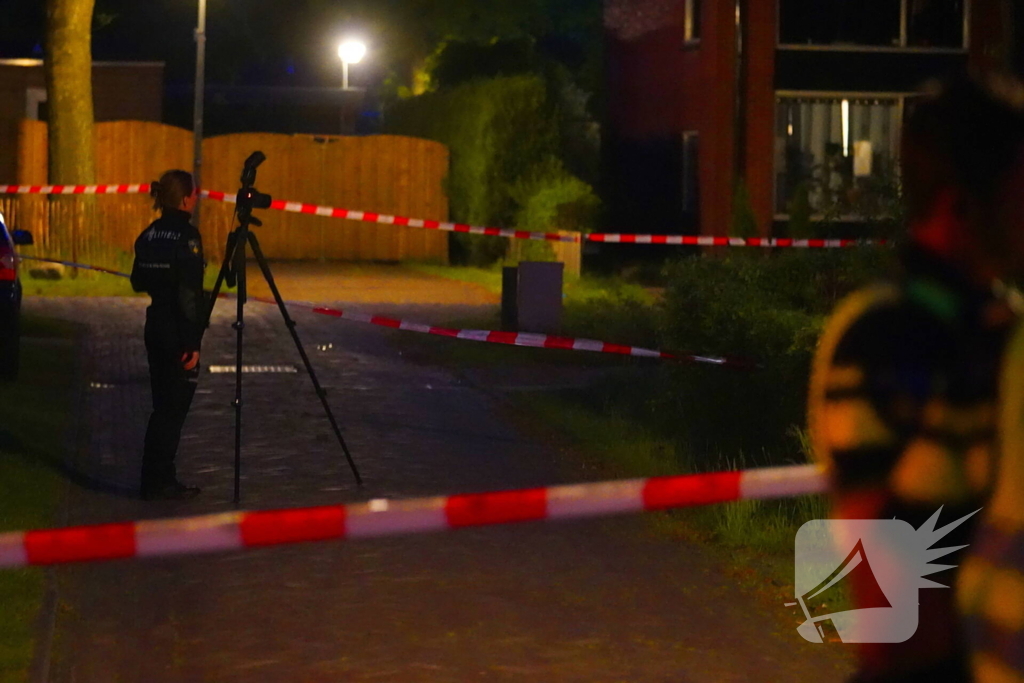 Politiehelikopter ingezet na mogelijke mishandeling: meerdere straten afgezet door politie