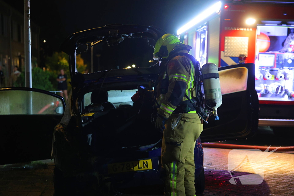 Autobrand vermoedelijk aangestoken