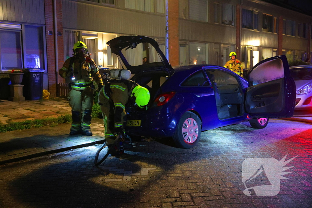 Autobrand vermoedelijk aangestoken