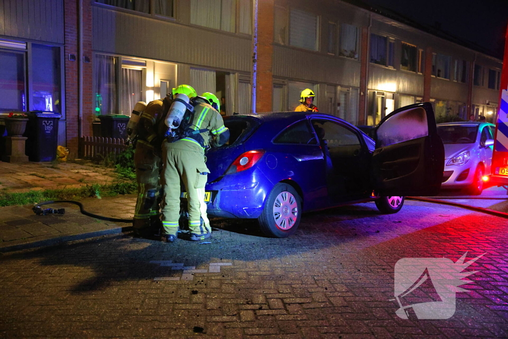 Autobrand vermoedelijk aangestoken