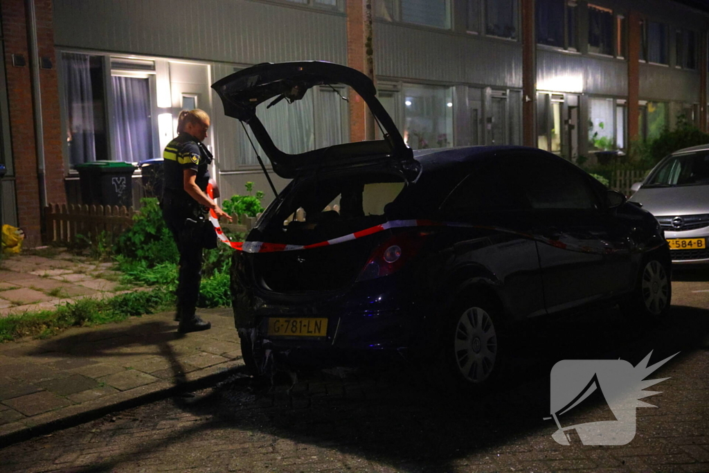 Autobrand vermoedelijk aangestoken