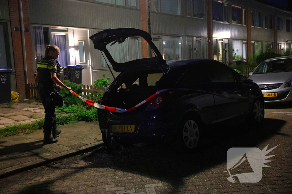 Autobrand vermoedelijk aangestoken