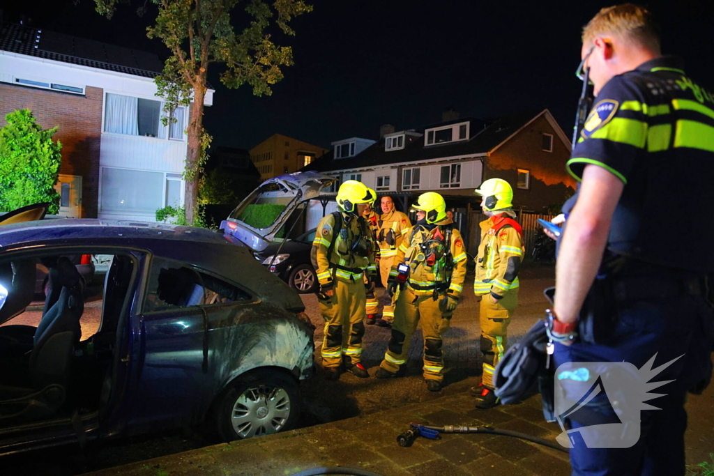 Autobrand vermoedelijk aangestoken